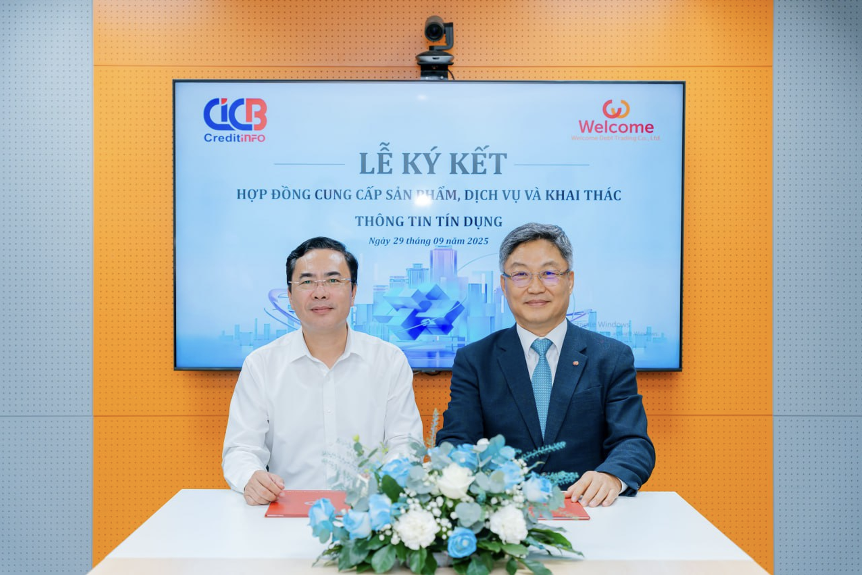 Ông Lê Anh Tuấn – Phó Tổng Giám đốc CIC và Ông Moon Youngso - Tổng Giám đốc Welcome DTC tại Lễ ký kết