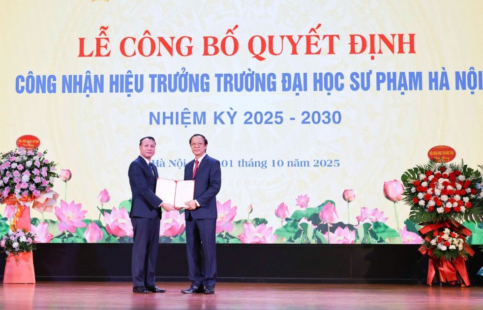 Công bố quyết định công nhận Hiệu trưởng trường Đại học Sư phạm Hà Nội