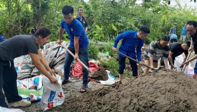 Tuổi trẻ cùng Nhân dân nhanh chóng khắc phục hậu quả do bão