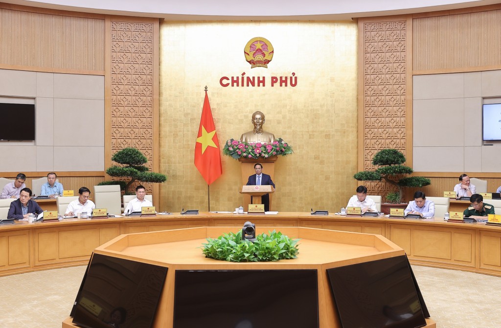 Thủ tướng chủ trì phiên họp Chính phủ về chính quyền địa phương 2 cấp - Ảnh: VGP/Nhật Bắc