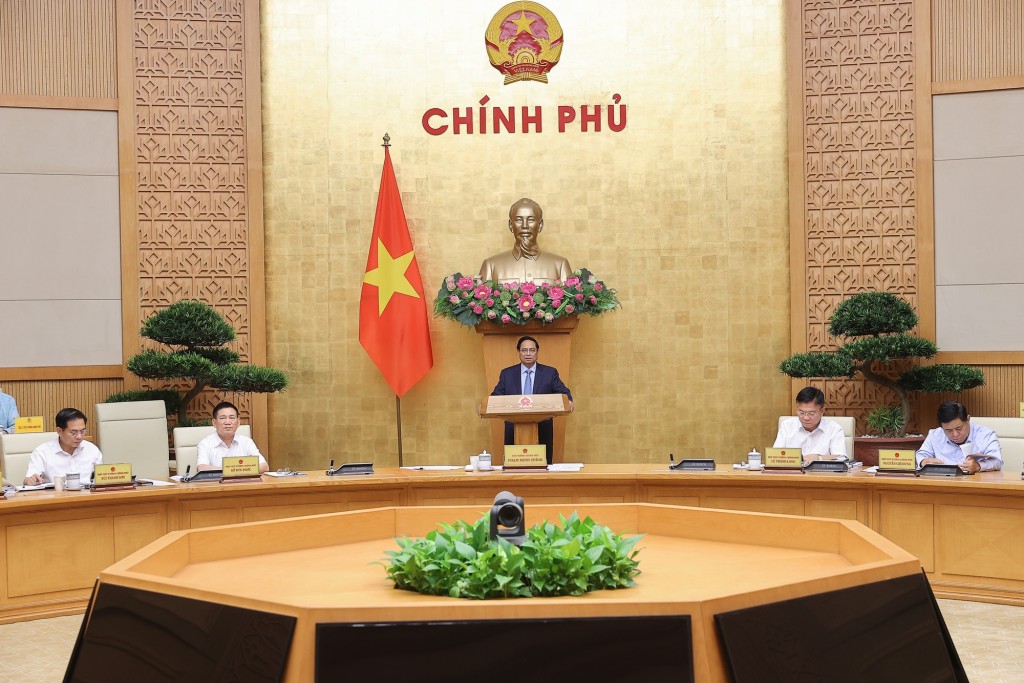 Thủ tướng nhấn mạnh tinh thần là phải có tư duy đổi mới, tổ chức thực hiện quyết liệt, không cầu toàn, không nóng vội, nhưng phải có tiến bộ - Ảnh: VGP/Nhật Bắc