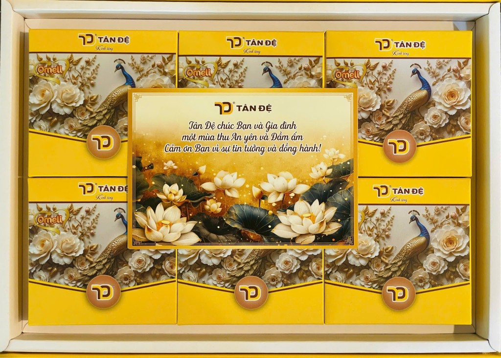 Hộp trăng Tân Đệ - Gói trọn yêu thương trao đến tay người lao động
