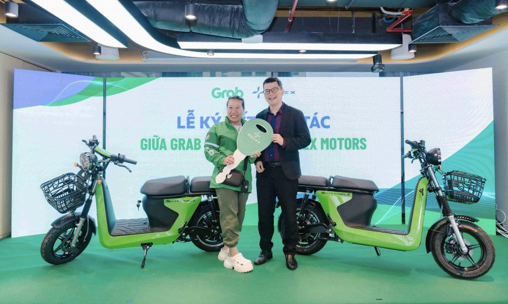 Đối tác tài xế Grab may mắn nhận được voucher ưu đãi mua xe máy điện Selex