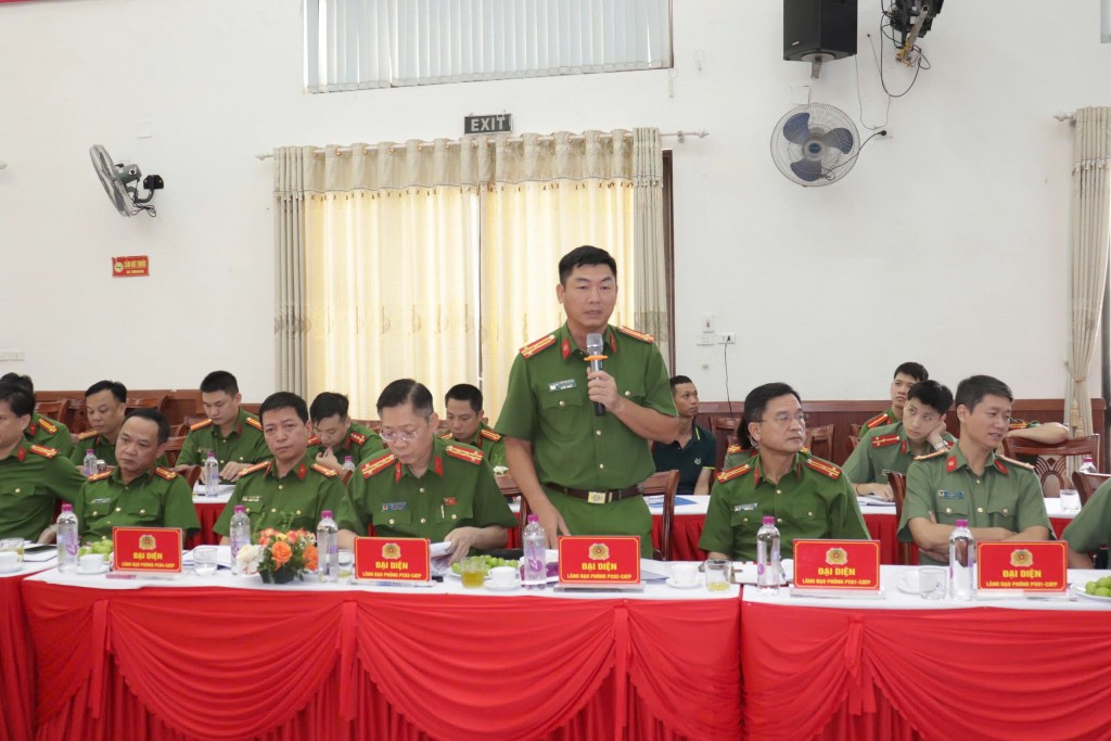 Xây dựng lực lượng Công an xã chính quy, tinh nhuệ, đáp ứng các yêu cầu nhiệm vụ Xây dựng lực lượng Công an xã chính quy, tinh nhuệ, đáp ứng các yêu cầu nhiệm vụ