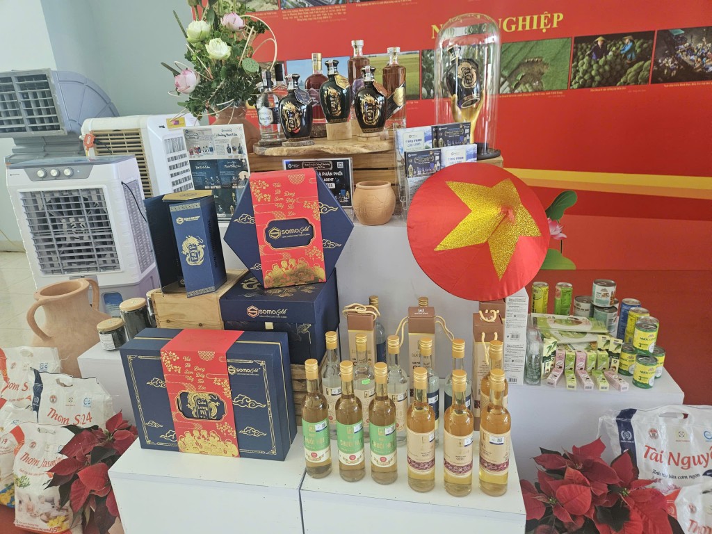 Các sản phẩm đặc sản quê hương Vĩnh Long được giới thiệu 