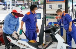 Giá xăng dầu đồng loạt tăng