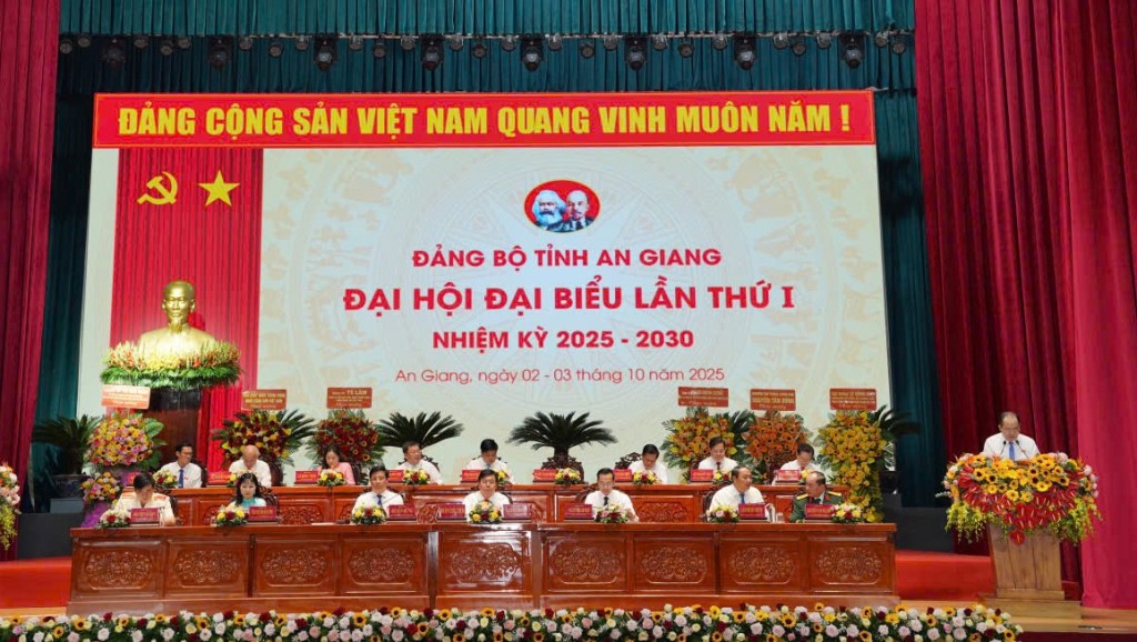 Đoàn Chủ tịch điều hành phiên trù bị Đại hội đại biểu Đảng bộ tỉnh An Giang lần thứ I, nhiệm kỳ 2025 - 2030
