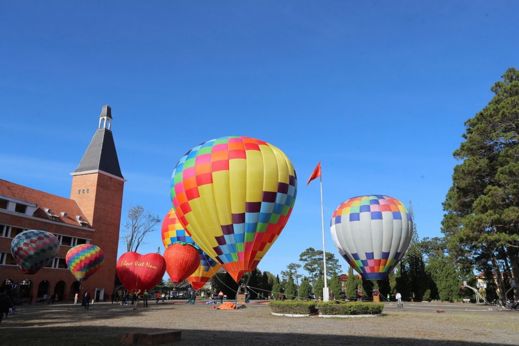 Du khách sẽ được tận hưởng Lễ hội Khinh khí cầu và Nghệ thuật tại Đà Lạt trong tháng 10 này Du khách sẽ được tận hưởng Lễ hội Khinh khí cầu và Nghệ thuật tại Đà Lạt trong tháng 10 này