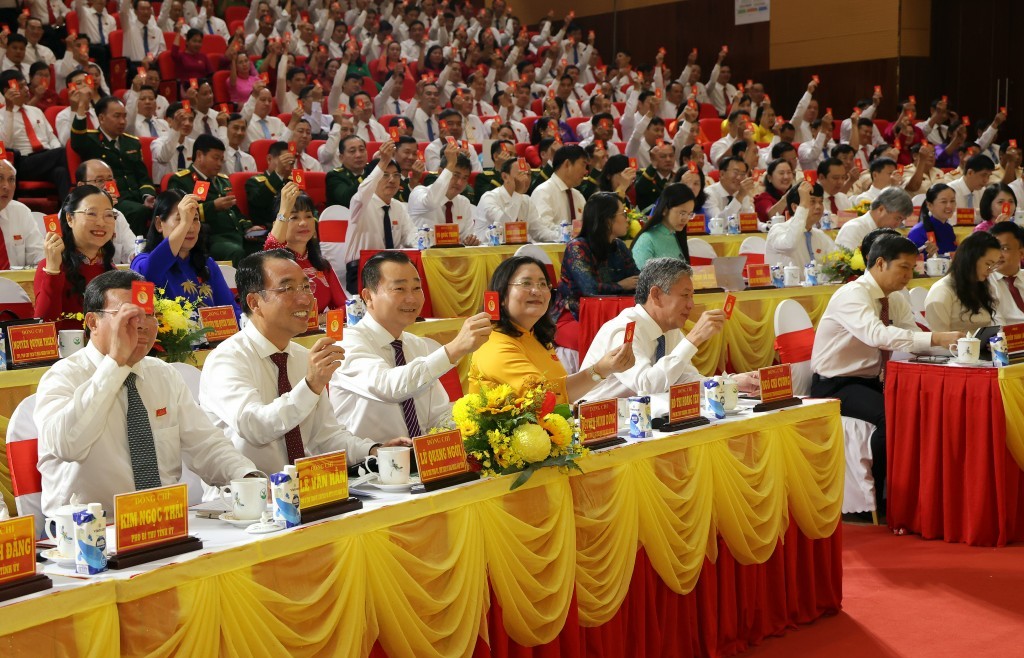 500 đại biểu dự khai mạc Đại hội Đảng bộ tỉnh Vĩnh Long lần