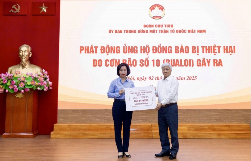Hà Nội ủng hộ 100 tỷ đồng cho 12 tỉnh khắc phục sau bão
