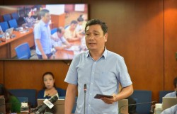 TP Hồ Chí Minh: Sớm đẩy nhanh tháo dỡ thanh chắn trên vỉa hè