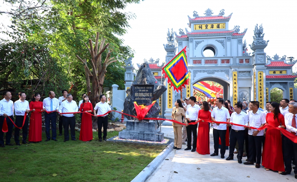 Định Công khánh thành Đền Đầm Sen sau tu bổ, tôn tạo Định Công khánh thành Đền Đầm Sen sau tu bổ, tôn tạo