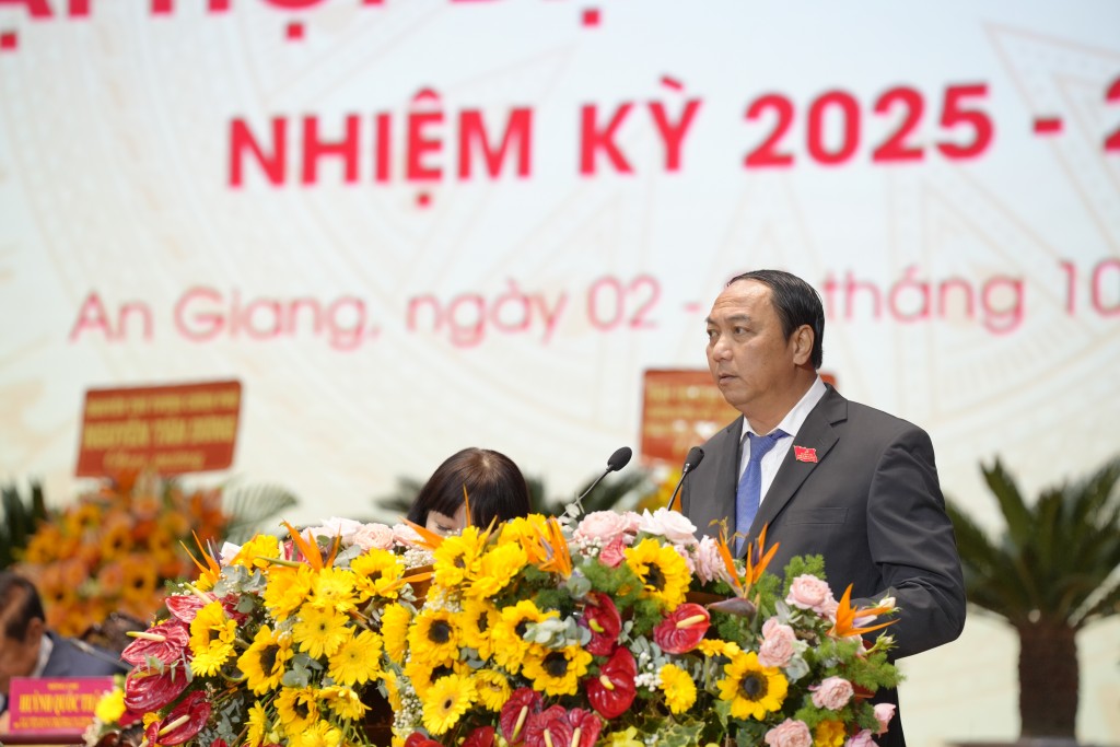 Phó Bí thư Tỉnh ủy An Giang Lâm Minh Thành thay mặt Đoàn Chủ tịch báo cáo kết quả phiên họp trù bị ngày 2/10 Phó Bí thư Tỉnh ủy An Giang Lâm Minh Thành thay mặt Đoàn Chủ tịch báo cáo kết quả phiên họp trù bị ngày 2/10