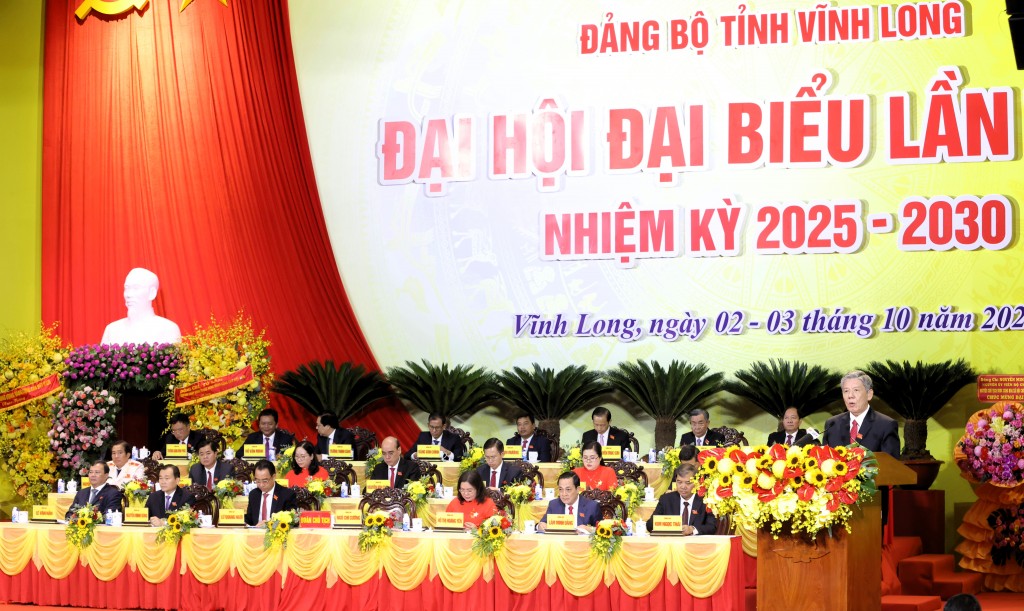 Đoàn Chủ tịch đại hội điều hành Đại hội đại biểu Đảng bộ tỉnh lần thứ I Đoàn Chủ tịch đại hội điều hành Đại hội đại biểu Đảng bộ tỉnh lần thứ I