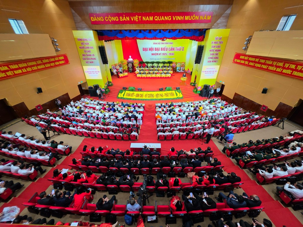 Toàn cảnh Đại hội đại biểu Đảng bộ tỉnh Vĩnh Long Toàn cảnh Đại hội đại biểu Đảng bộ tỉnh Vĩnh Long