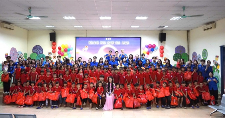 Trung thu cho em: Tròn đầy niềm vui và cổ tích