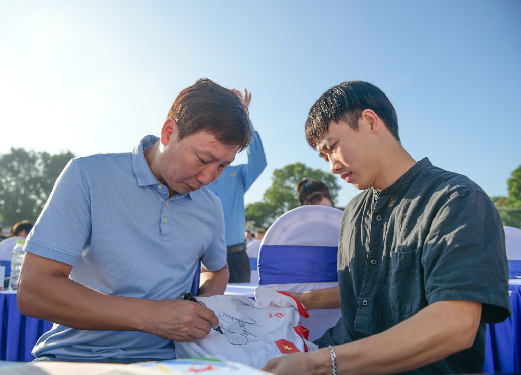 Sôi nổi Giải Bóng đá công nhân, viên chức Việt Nam 2025