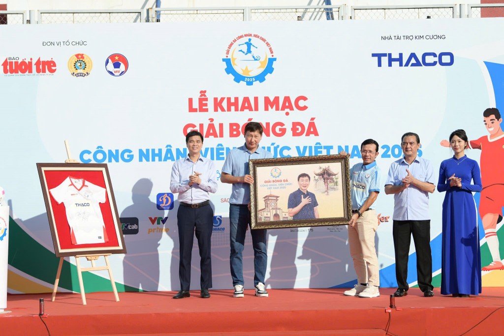 Sôi nổi Giải Bóng đá công nhân, viên chức Việt Nam 2025