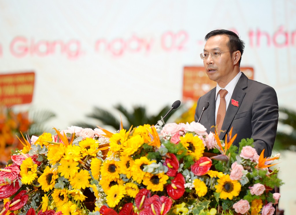 Thay mặt Đoàn Chủ tịch, đồng chí Nguyễn Thanh Nhàn, Phó Bí thư Thường trực Tỉnh ủy, Chủ tịch HĐND tỉnh An Giang trình bày báo cáo kiểm điểm của Ban Chấp hành Đảng bộ tỉnh nhiệm kỳ 2020 - 2025 Thay mặt Đoàn Chủ tịch, đồng chí Nguyễn Thanh Nhàn, Phó Bí thư Thường trực Tỉnh ủy, Chủ tịch HĐND tỉnh An Giang trình bày báo cáo kiểm điểm của Ban Chấp hành Đảng bộ tỉnh nhiệm kỳ 2020 - 2025