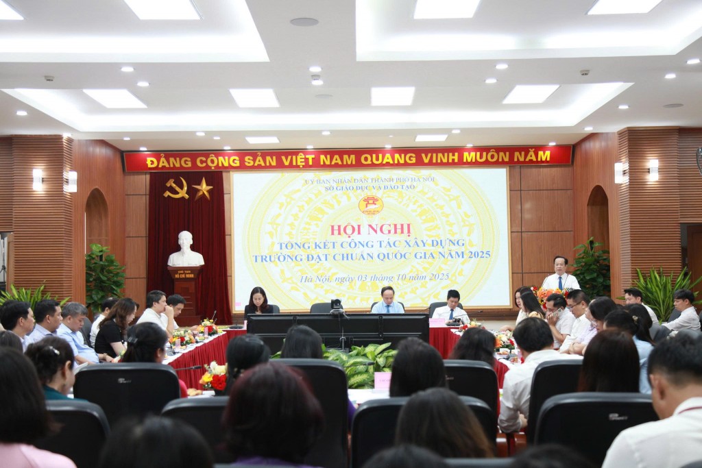 Toàn cảnh hội nghị tổng kết công tác xây dựng trường chuẩn quốc gia năm 2025