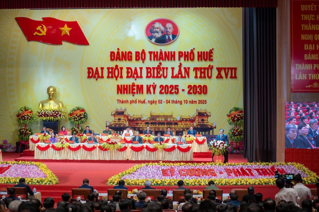Đại hội đại biểu Đảng bộ TP Huế nhiệm kỳ 2025 – 2030 khai mạc trọng thể phiên chính thức tại Nhà hát sông Hương