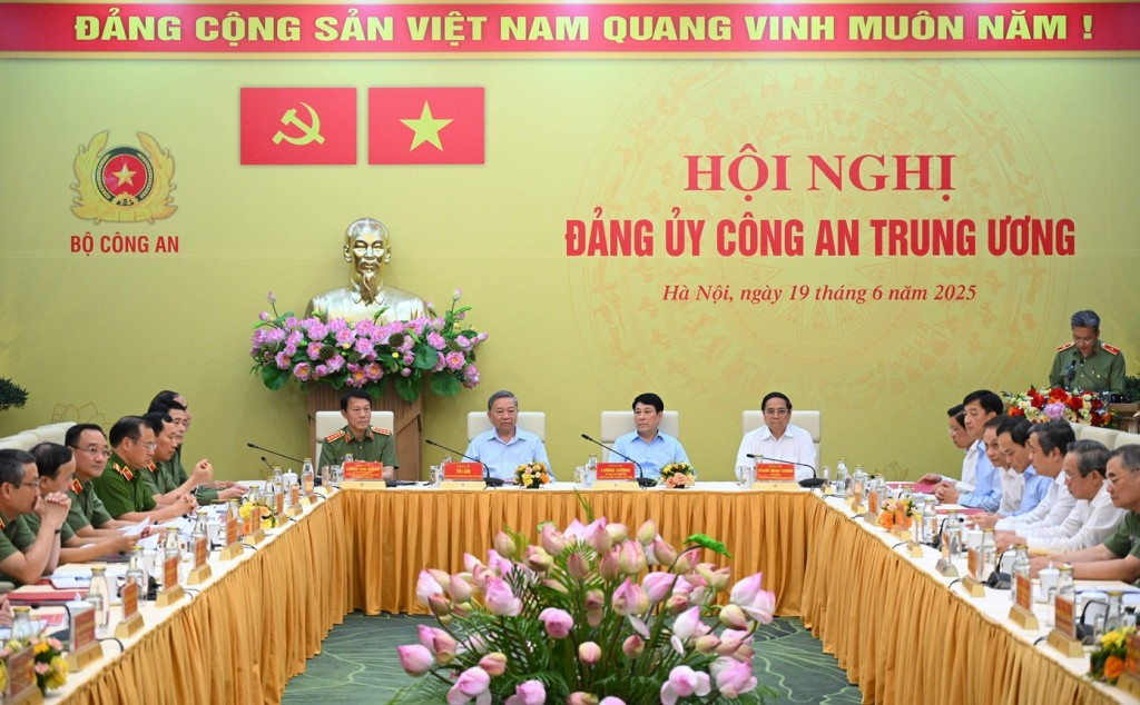 Lãnh đạo Đảng, Nhà nước cùng các đại biểu tham dự Hội nghị Đảng ủy Công an Trung ương, tháng 6/2025.