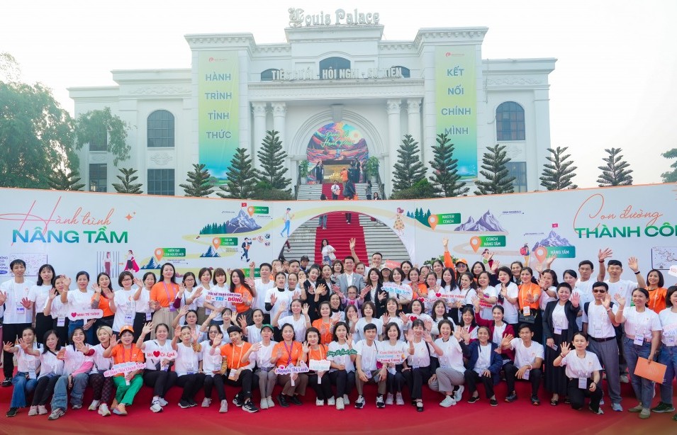 Gần 1.000 phụ huynh hội tụ để tìm lại chính mình và kết nối cùng con