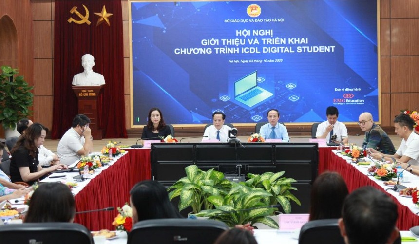 Nâng cao năng lực số cho học sinh phổ thông Hà Nội