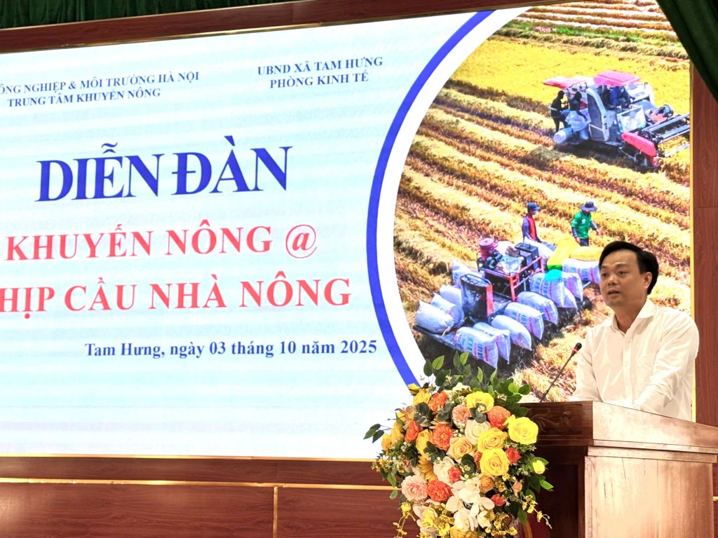 Đồng chí Bùi Đình Thái - Chủ tịch UBND xã Tam Hưng phát biểu chào mừng diễn đàn