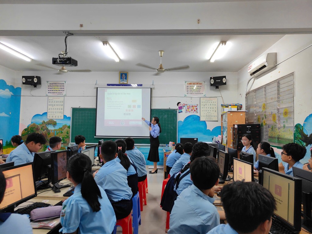 Học sinh các trường phổ thông của TPHM tham gia học chương trình tin học quốc tế ICDL