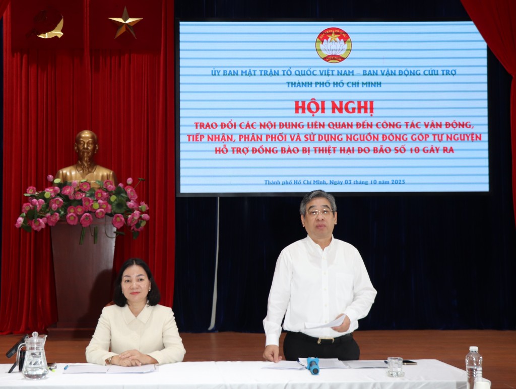 Ông Nguyễn Phước Lộc, Phó Bí thư Thành uỷ, Chủ tịch Ủy ban MTTQVN TP Hồ Chí Minh phát biểu tại chương trình