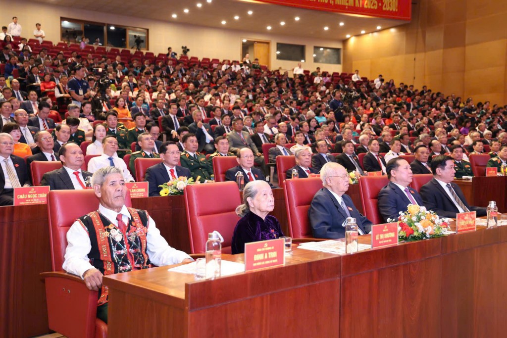 Các đồng chí lão thành cách mạng, Mẹ Việt Nam Anh hùng, Anh hùng Lực lượng vũ trang tham dự Đại hội