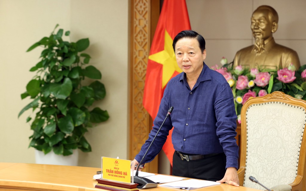 Phó Thủ tướng Trần Hồng Hà chủ trì cuộc họp về ứng phó với cơn bão số 11 (bão Matmo) - Ảnh: VGP/Minh Khôi