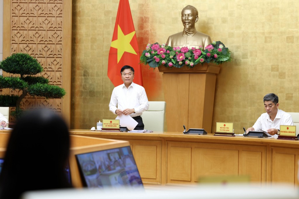 Theo Phó Thủ tướng, phải cố gắng để việc tuân thủ pháp luật trở thành tự thân trong cuộc sống, trong ứng xử - Ảnh VGP/Đức Tuân