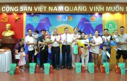Mang Trung thu đến với các em nhỏ tại Bệnh viện Đa khoa Gia Lâm