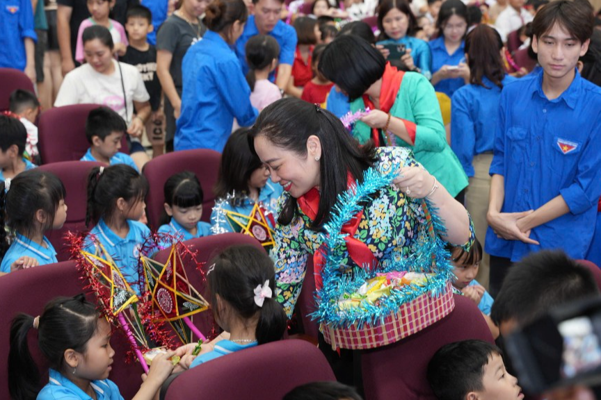 Bí thư Đảng ủy- Chủ tịch HĐND xã Bí thư Đảng ủy- Chủ tịch HĐND xã