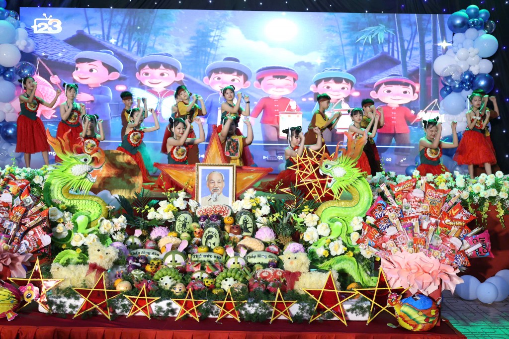 “Đêm hội trăng rằm”: Niềm hạnh phúc tuổi thơ khắp làng quê