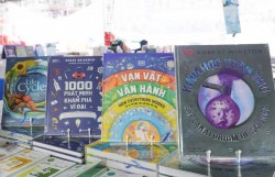 Sách hay đêm rằm: Rước đèn rước cả tri thức từ sách khoa học