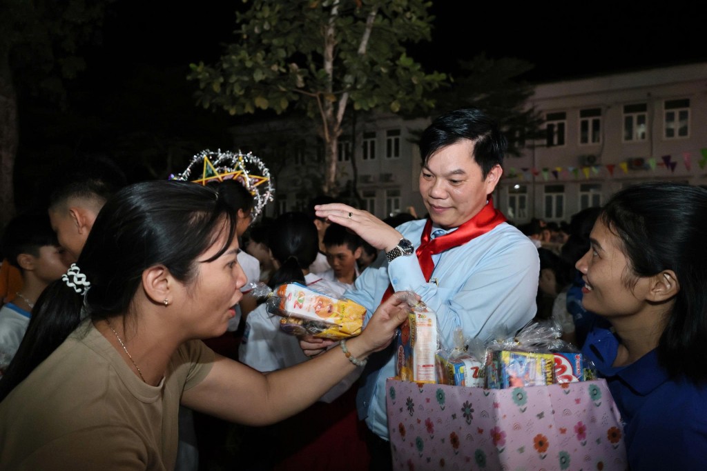 Thiếu nhi xã Quảng Bị rộn ràng niềm vui đón Trung thu