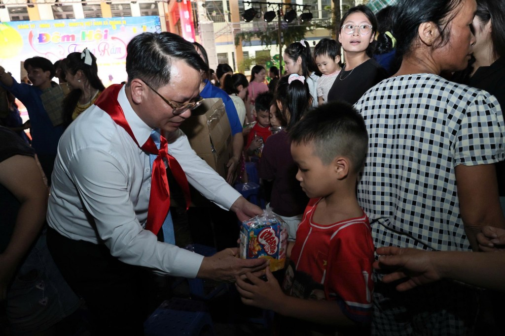 Thiếu nhi xã Quảng Bị rộn ràng niềm vui đón Trung thu