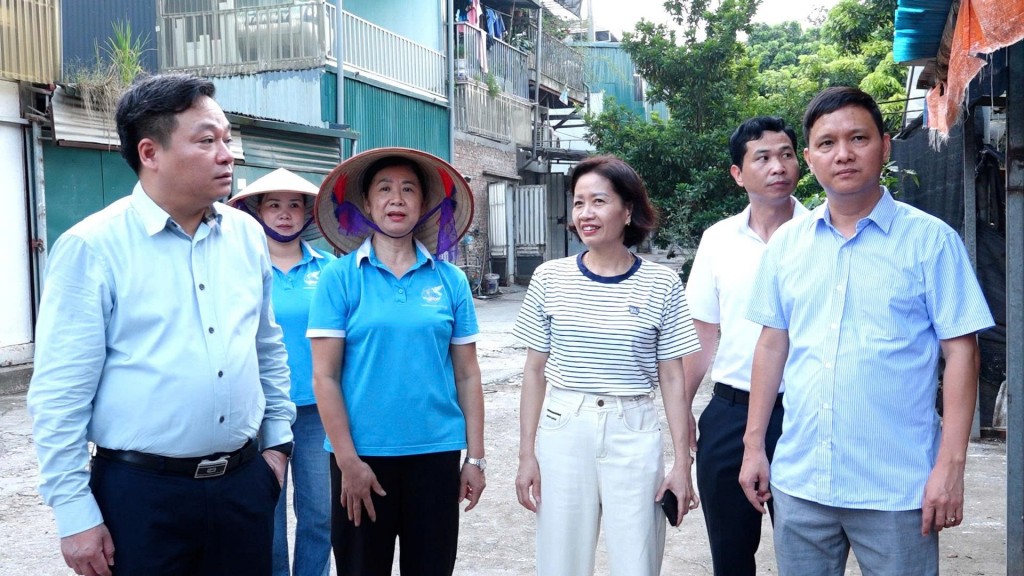 Xã Bát Tràng ra quân vệ sinh môi trường phòng chống sốt xuất huyết