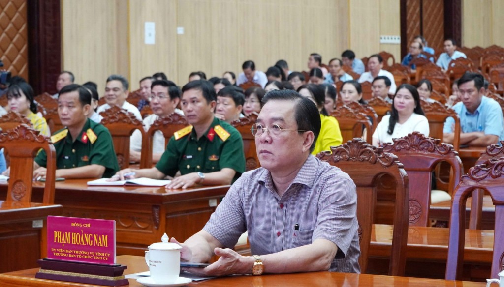 Ủy viên Ban Thường vụ, Trưởng Ban Tổ chức Tỉnh ủy An Giang Phạm Hoàng Nam dự hội nghị (ảnh: Thu Oanh)