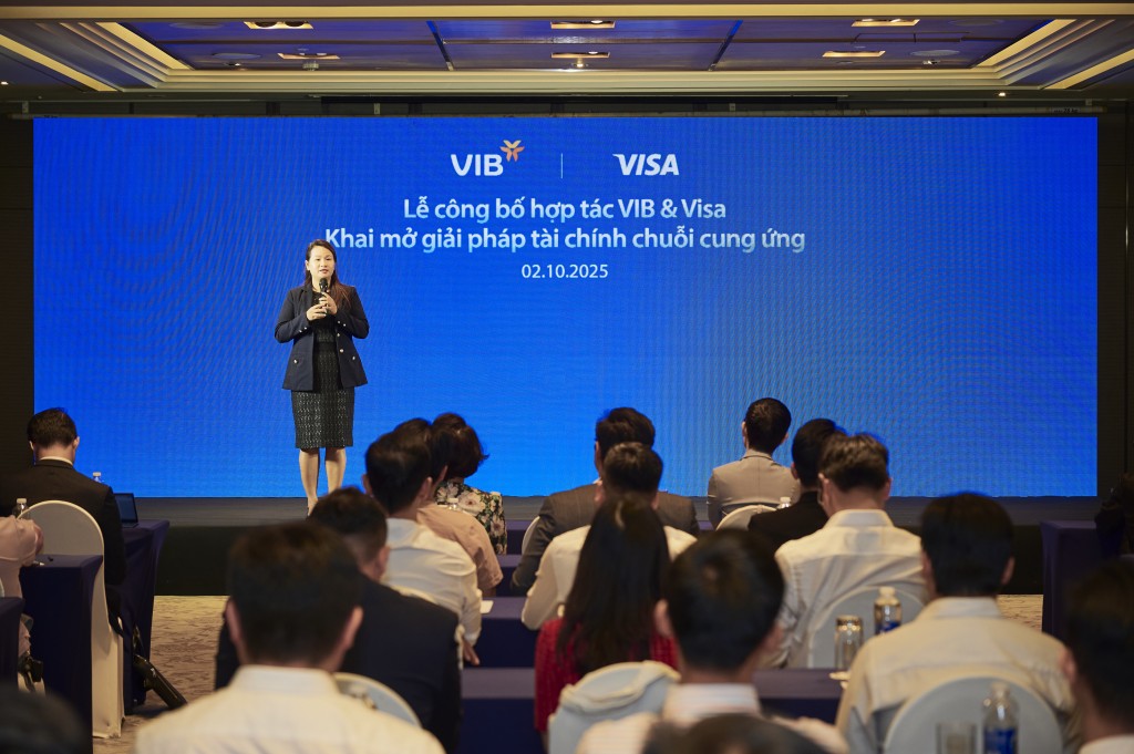 Bà Tường Nguyễn, Phó Tổng Giám đốc VIB chia sẻ tại sự kiện 