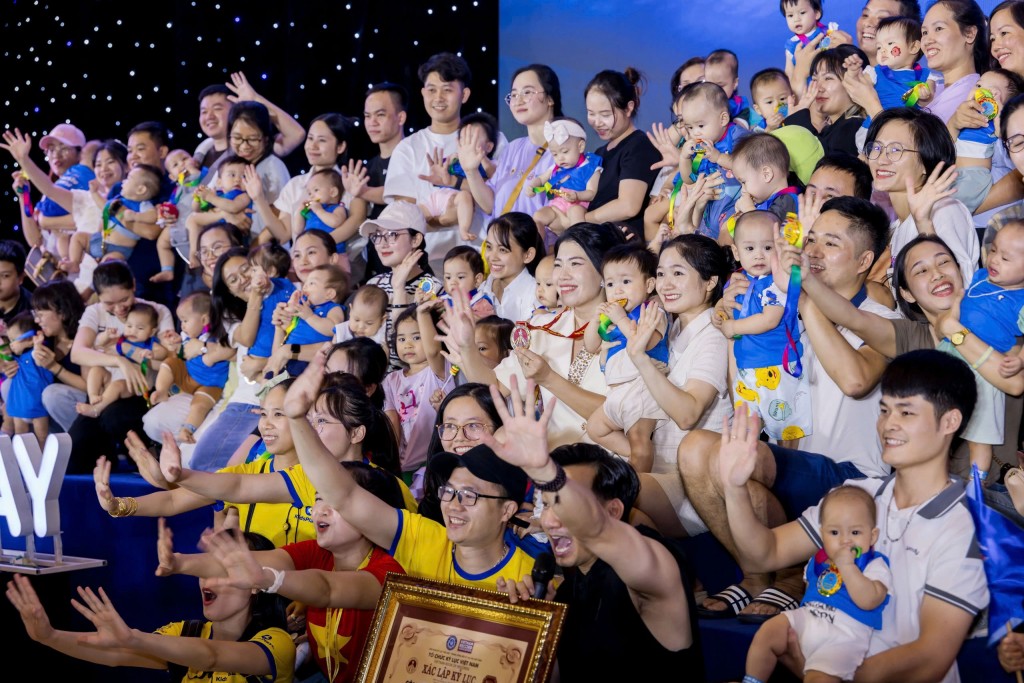 Festival Mẹ bầu và Em bé 2025 - dấu mốc 10 mùa, khẳng định vai trò tiên phong của KidsPlaza trong việc kiến tạo sân chơi cộng đồng ý nghĩa cho mẹ và bé (Ảnh: KidsPlaza).