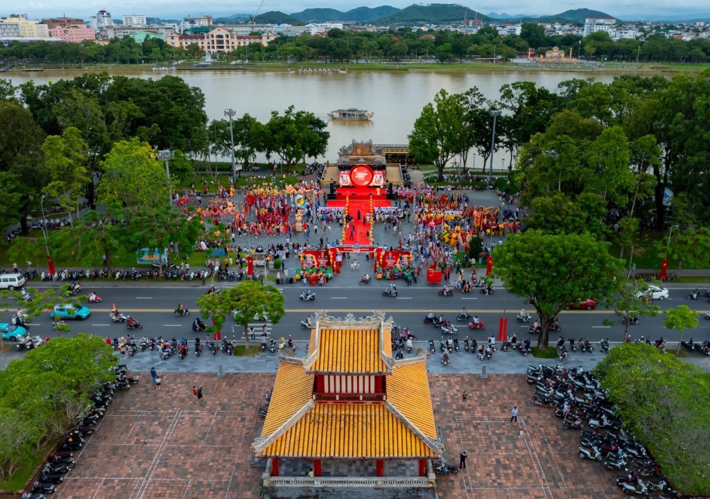 Chương trình “Ngày hội quảng diễn Lân -Sư - Rồng và treo, rước đèn Trung thu 2025” tổ chức tại Nghinh Lương Đình 