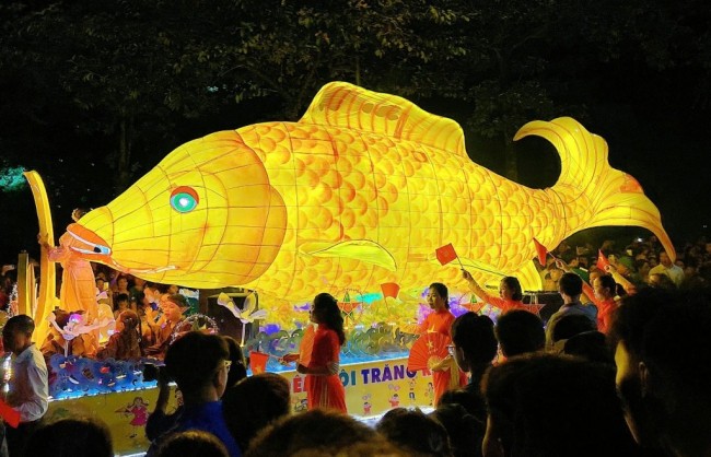 Rực rỡ sắc màu đêm hội "Trung thu thành cổ Sơn Tây"