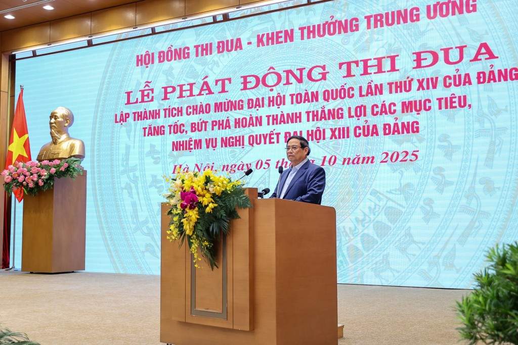 Thủ tướng phát động đợt thi đua cao điểm lập thành tích chào mừng Đại hội XIV của Đảng - Ảnh: VGP/Nhật Bắc