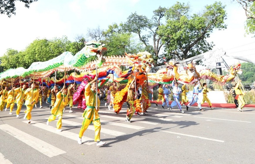Tiếp tục hoàn thiện dự thảo nghị quyết của Bộ Chính trị về chấn hưng và phát triển văn hóa