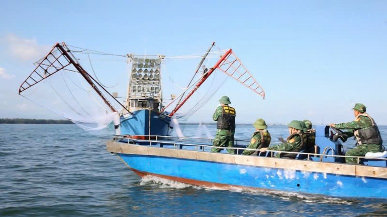 Bộ đội Biên phòng Quảng Ninh kêu gọi ngư dân chủ động tránh bão