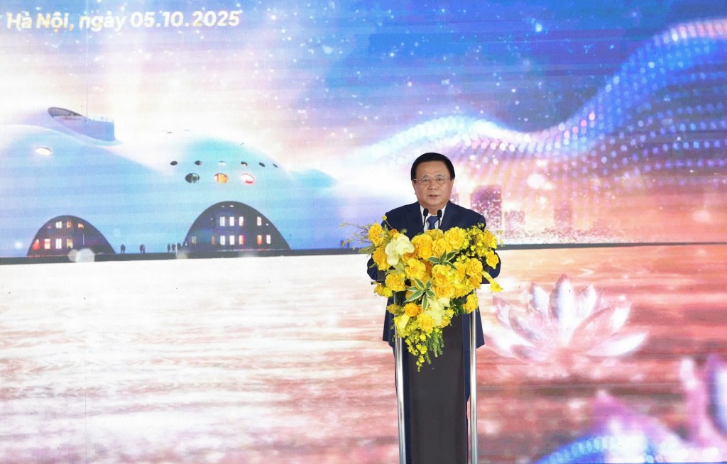 Giám đốc Học viện Chính trị quốc gia Hồ Chí Minh Nguyễn Xuân Thắng phát biểu tại buổi lễ.